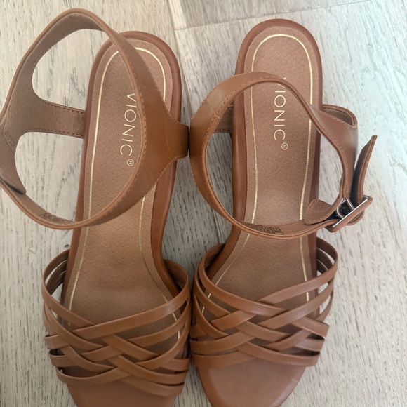 Vionic Brown Strappy Woven Block Heel Sandals - Picture 4 of 8